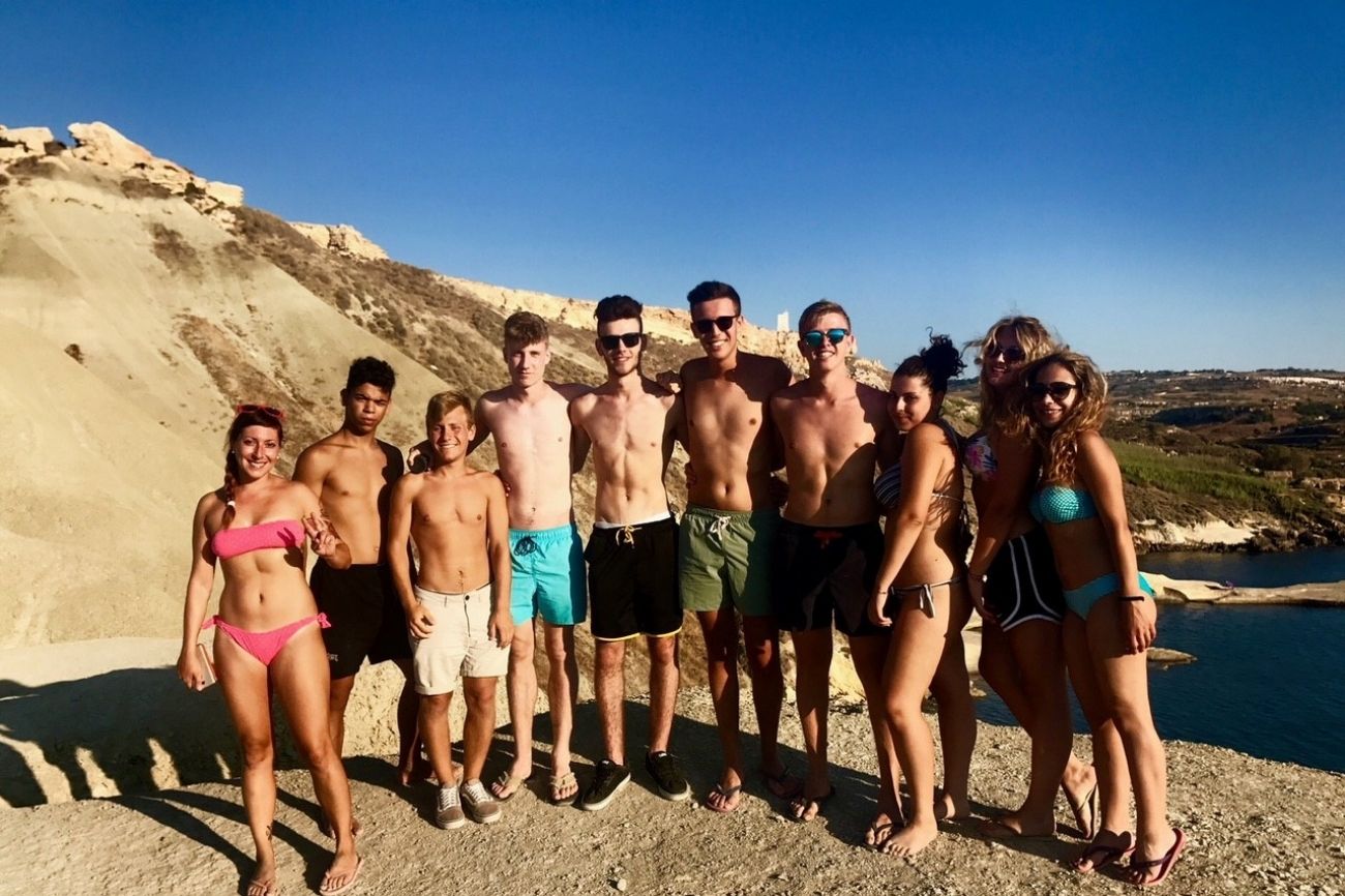 Miriana et ses amis de BELS en été à Malte